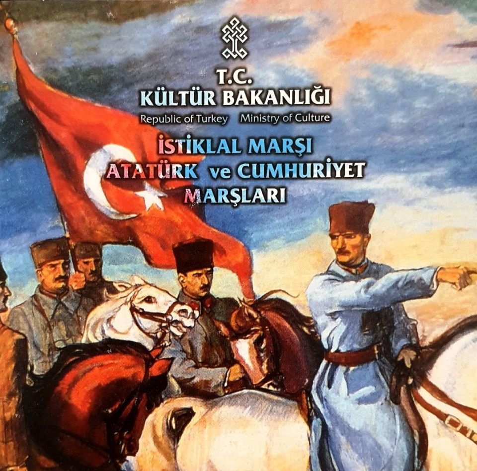 İSTİKLAL MARŞI ATATÜRK VE CUMHURİYET MARŞLARI - DEVLET ÇOK SESLİ KOROSU (CD)
